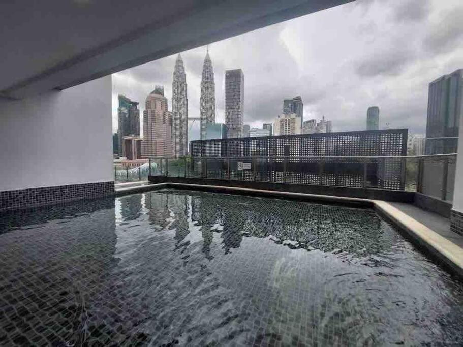 Apartamento Legasi At Kampong Bahru With Full Kl View, 10Min Walk Train Station & Klcc Kuala Lumpur Exterior foto
